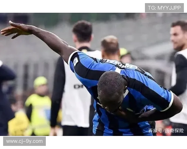 足球赛前球员鞠躬的意义与背后的文化传统解析