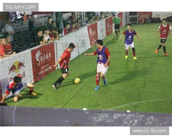 金属烤漆足球挂件独特设计展示运动与艺术的完美结合